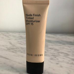 Bobbi Brown Nude Finish Tinted Moisturizer SPF 15